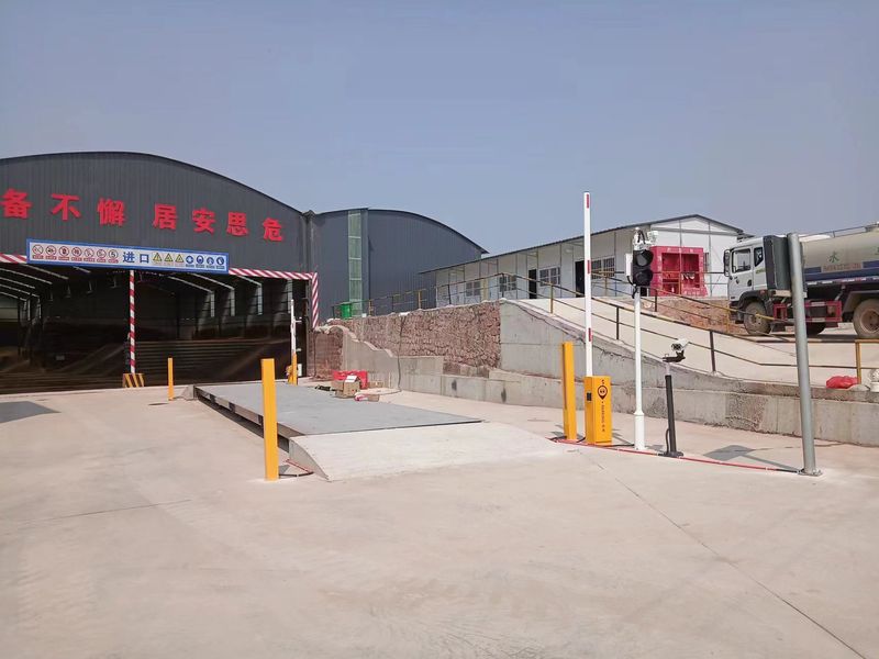 江西，兩套單臺雙向車牌識別系統(tǒng)